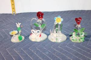 lot 1051 image: Set of 4 Handcrafted Glass Flower and Animal Figurines
