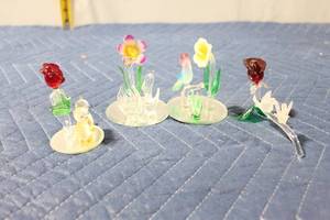 lot 1053 image: Collection of 4 Miniature Glass Figurines with Floral and Animal Designs