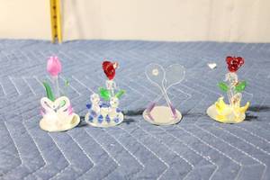 lot 1069 image: Collection of Glass Figurines with Floral and Animal Designs
