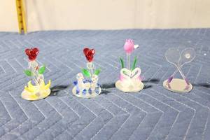 lot 1070 image: Set of 4 Miniature Glass Figurines with Floral and Animal Designs