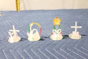 lot 1082 image: Collection of 4 Glass Animal and Floral Sculptures