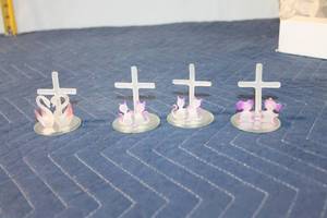 lot 1085 image: Set of 4 Frosted Glass Cross Figurines with Animal Designs