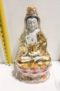 lot 1110 image: Gold Accented Chinese Porcelain Guanyin Statue