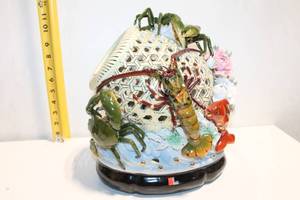 lot 1114 image: Decorative Porcelain Sculpture with Crabs and Flowers