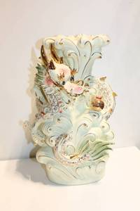 lot 1115 image: Vintage Porcelain Vase with Dragon Motif