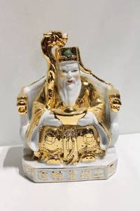 lot 1121 image: Decorative Chinese God of Wealth Porcelain Figurine with Gold Accents