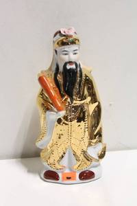 lot 1122 image: Chinese Porcelain Figurine with Gold Detailing