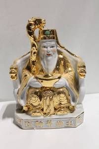 lot 1187 image: Porcelain Figurine with Gold Detailing of Deity