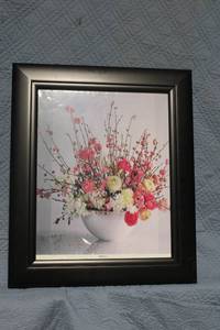 lot 1268 image: Floral Art Print in Matte Black Frame 22x22