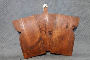lot 1283 image: Large Hand-Carved Wooden Hawaii Themed Wall Hanging with Palm Trees