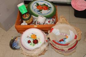 lot 214 image: Collection of Vintage Enamel and Ceramic Plates with Floral Patterns