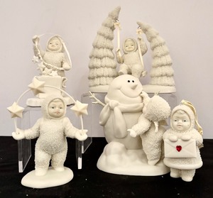 lot 238 image: Adorable Snow Babies Including Sealed with a Kiss, Give the World a Smile and More