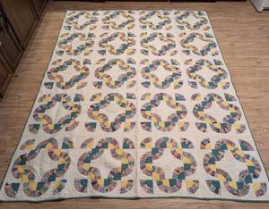 lot 302 image: Vintage Mohawk Trail Pattern Quilt