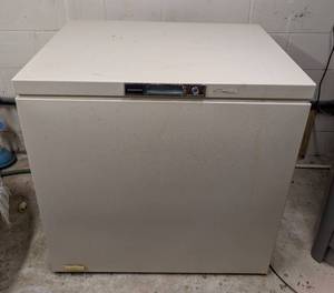lot 300 image: Kenmore Chest Freezer