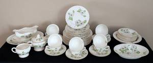 lot 318 image: Pope Gosser Dogwood Dish Set