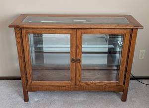 lot 215 image: Oak and Glass Display Console Cabinet