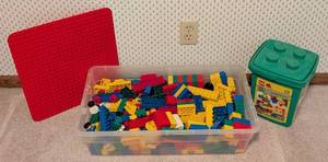 lot 292 image: Assortment of Lego Duplo Blocks and Mat