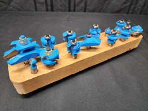 lot 79 image: (14) Assorted 12 ShaperRouter Bits