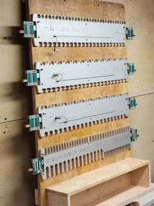 lot 155 image: Awesome Leigh D4R Dovetail Jig with Joinery Templates
