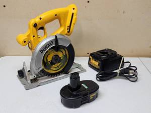 lot 30 image: DeWalt Cordless Cirular Saw