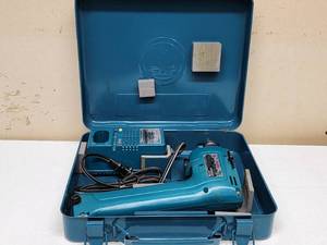 lot 133 image: Makita Cordless Drill