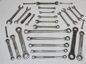 lot 422 image: Assorted Standard Wrenches