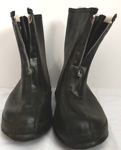 lot 352 image: Vintage Size 12 Rubber Boots with Lining