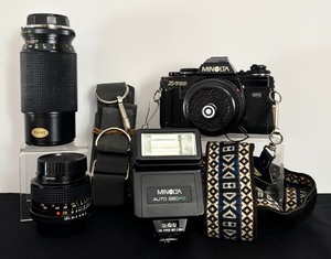 lot 339 image: Minolta X-700 35mm Film Camera with Bag, Lenses, Flash and Strap