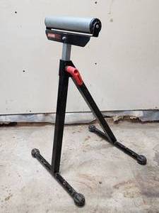 lot 108 image: Craftsman Woodworking Board Feeder Stand