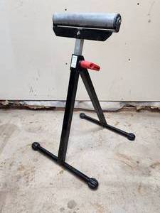 lot 54 image: Woodworking Board Feeder Stand