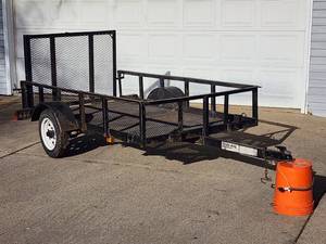 lot 2 image: Utility Trailer