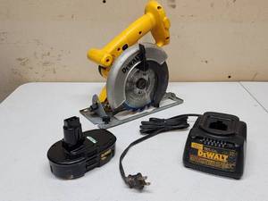 lot 38 image: DeWalt Cordless Circular Saw