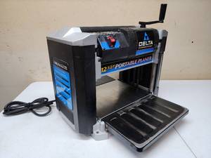 lot 158 image: Delta 12-12 Portable Planer