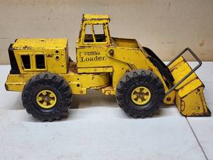 lot 369 image: Vintage Tonka Construction Loader