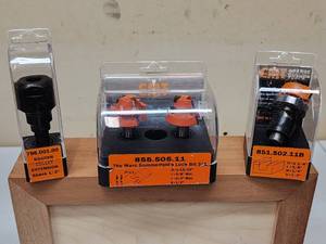lot 190 image: Assorted C.M.T Utensil Router Bits and Accessories