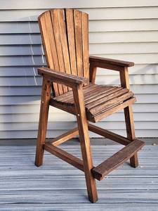 lot 444 image: Wooden Outdoor Deck Chair
