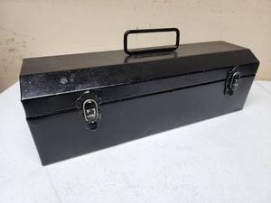 lot 443 image: Plumbers Toolbox with Contents