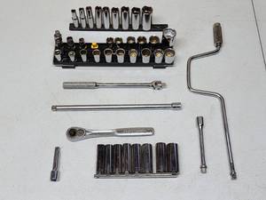 lot 447 image: Assorted 38 Sockets and Accessories