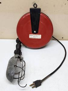 lot 442 image: Craftsman Retractable Drop Light Extension Cord