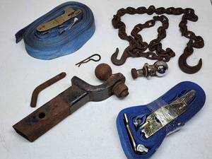 lot 435 image: Assorted Towing Accessories