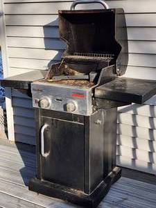 lot 458 image: Charbroil BBQ with Tank