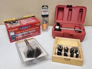 lot 411 image: Assorted Woodworking Accessories