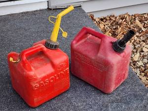 lot 481 image: Assorted Size Gas Cans