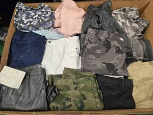 Lot of 162 Womens Clothing (Box-9) 80 blue Jean pants and more See Description