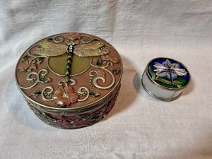 lot 13 image: Dragonfly Trinket Boxes