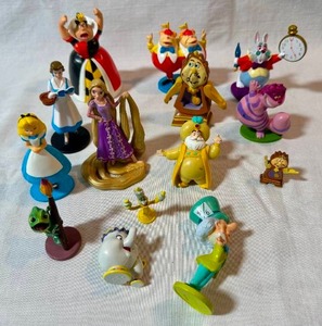 lot 31 image: Assorted Disney Figurines