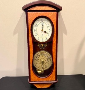 lot 36 image: Small World Rhythm Disc Organette 20 Clock