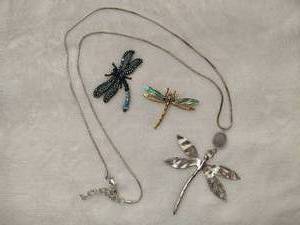 lot 54 image: Dragonfly Pins & Pendant