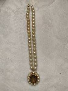 lot 64 image: Vintage Pearl & Cameo Necklace