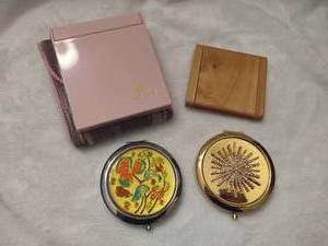 lot 80 image: Mirror Compacts (Lot of 4)